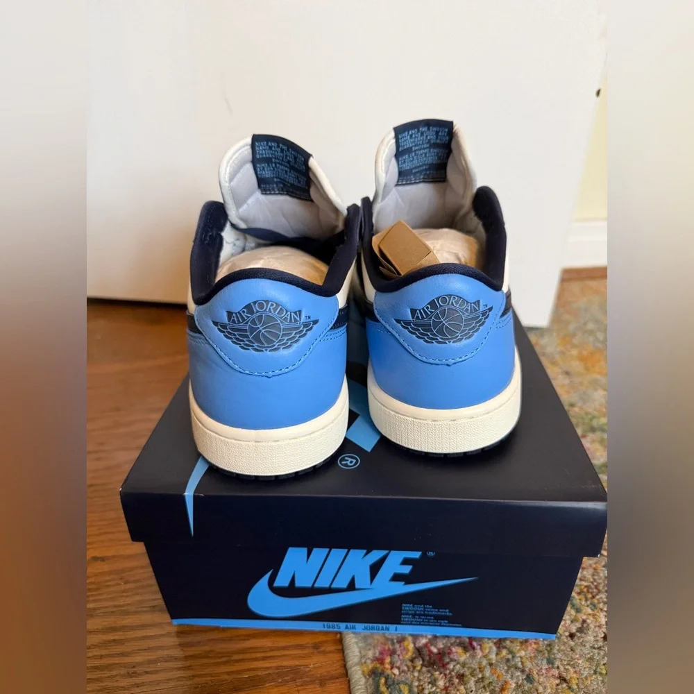 Jordan 1 Low OG- Obsidian UNC - Picture 7 of 12